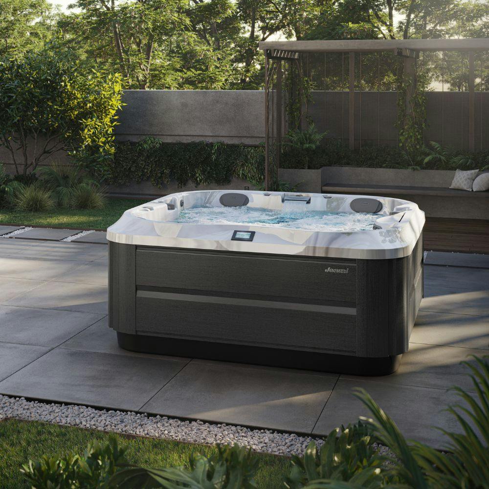 J-332™ | Jacuzzi® Outdoor Hot Tub with Double Lounge | Jacuzzi